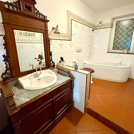 Mare Con Piscina Vesima