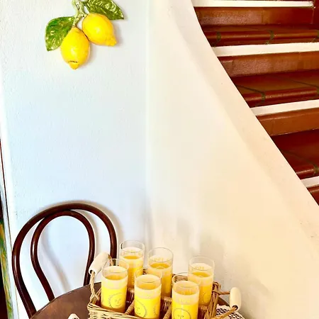 Mare Con Piscina Vesima