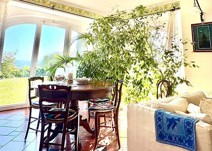 Mare Con Piscina Vesima